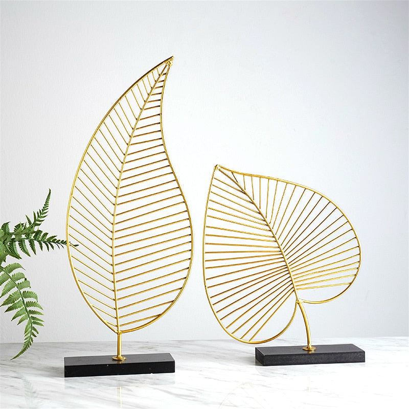 Nordic Table Gold Metal Art- Deco Accessories - Hyggeh