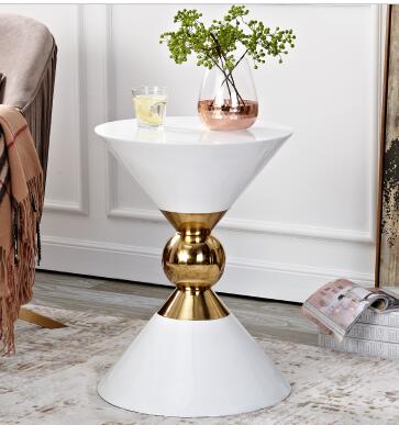 Nordic Alien Vogue Edge Side Table - Hyggeh